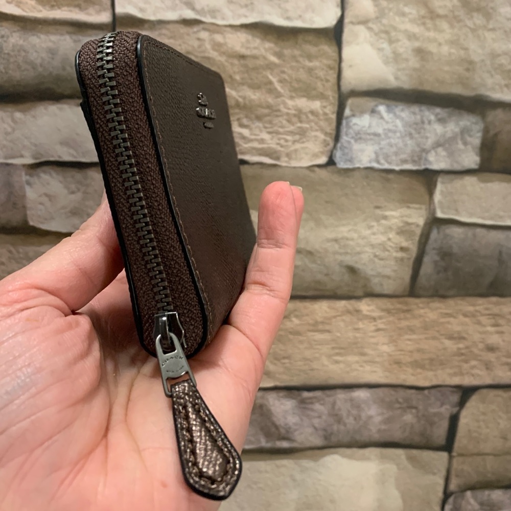 Authentic COACH Metallic leather zip around wallet - Picture 6 of 10